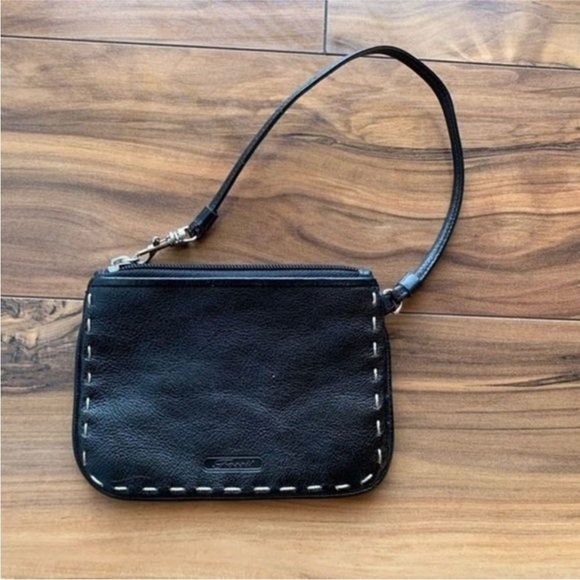 Fossil stitch decorated Black Leather Wristlet - Picture 1 of 5